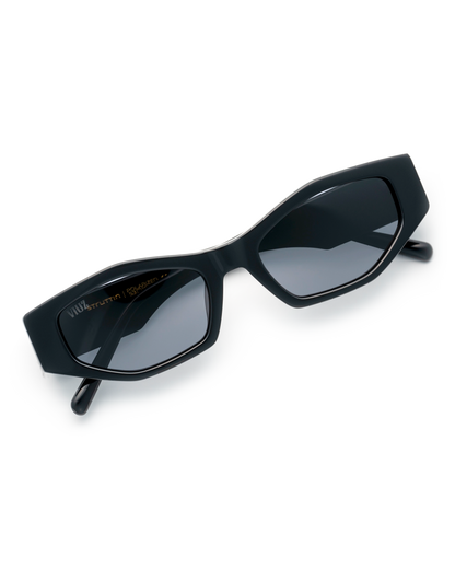Struttin Sunglasses - Black*$